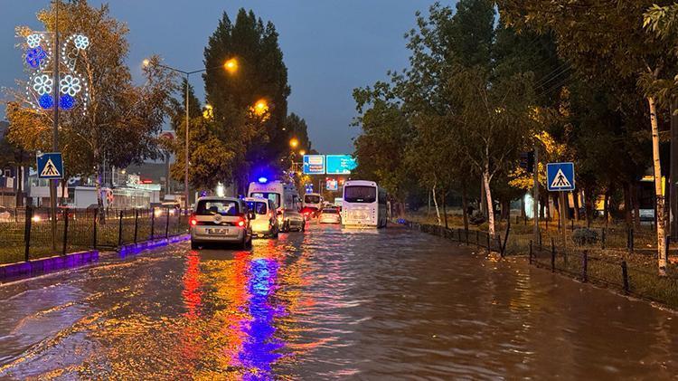 KUVVETLİ RÜZGAR UYARISI: