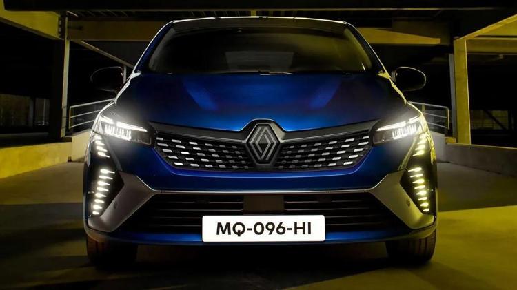 Sonunda Renault Clio Cross fiyatı belli oldu; En ucuz SUV model araç piyasasında sürpriz yaptı