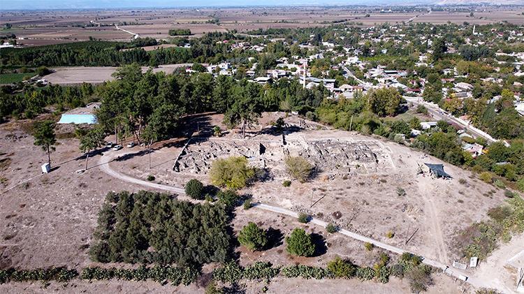 Tatarlı Höyükte Adananın 9 bin yıllık tarihi gün yüzüne çıkıyor İlk kadın kraliçenin izi aranıyor