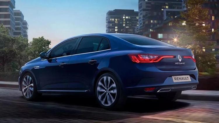 Renault Megane Sedan fiyatı bu kez en dipte; Yeni listeye en tutkunları bile inanamadı