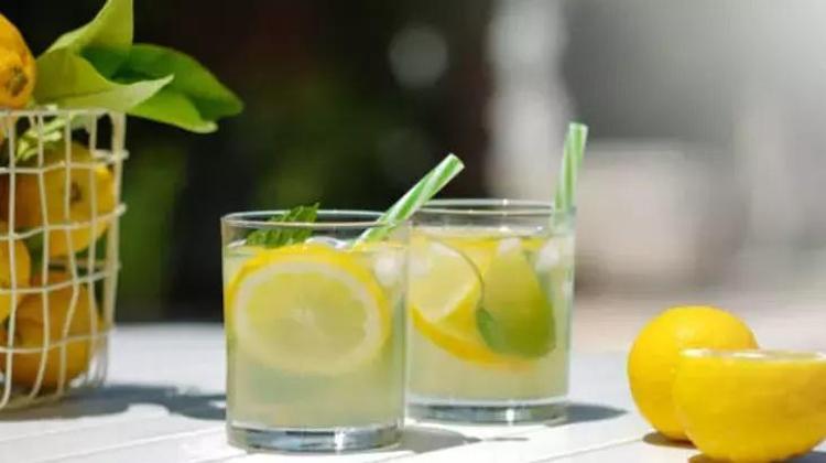 Limonata yapımında bir kaşık eklemek hep unutuluyor; Böbreklere şifa pompalıyor