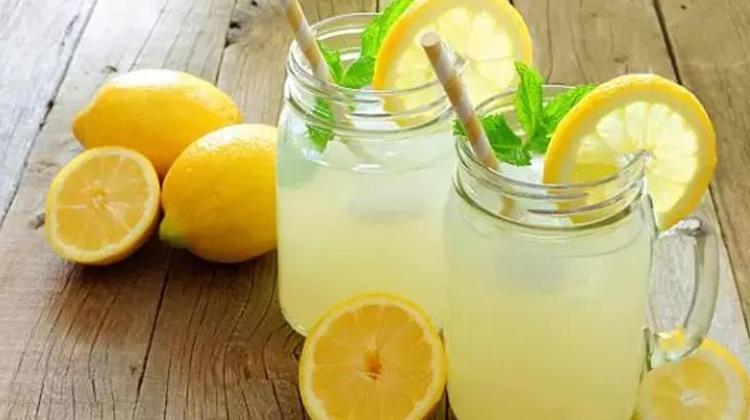 Limonata yapımında bir kaşık eklemek hep unutuluyor; Böbreklere şifa pompalıyor