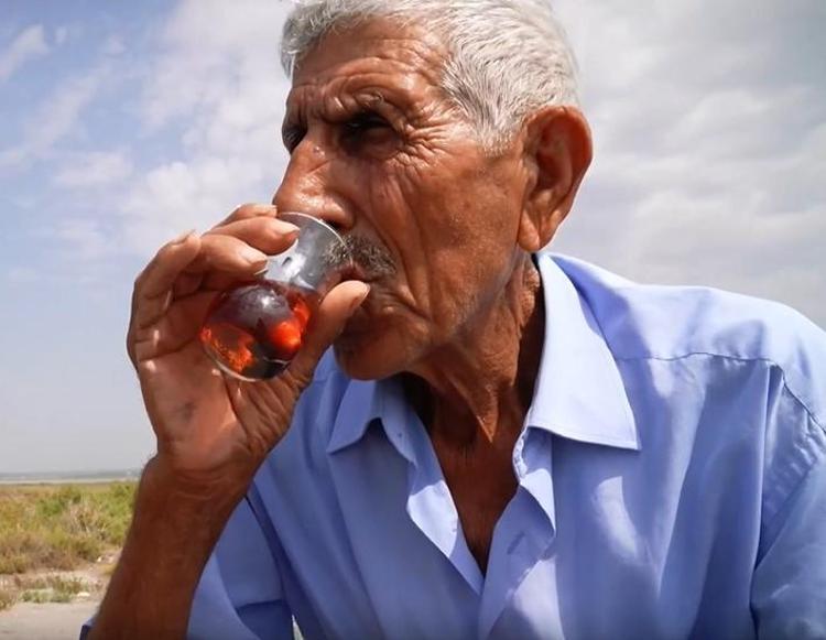 40 yıldır ıssız bir adada tek başına yaşıyor İşte Ömer Yıldırımın yüreklere dokunan hikayesi