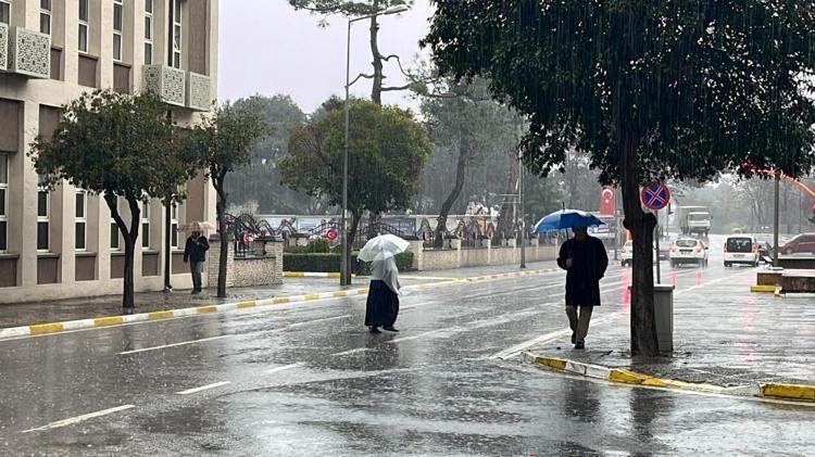 Meteoroloji son dakika uyardı 34 ilde sağanak yağmur bekleniyor
