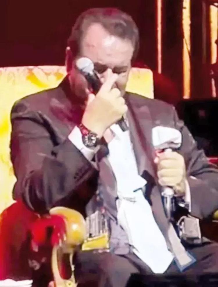 İbrahim Tatlıses ameliyat oldu Oğlu Ahmet Tatlı’yle buzlar eridi, kızı Dilan Çıtak görülmedi