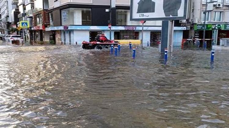 İzmir olası bir depremde sular altında kalabilir: Neredeyse şehrin tamamı denizin içinde olacak