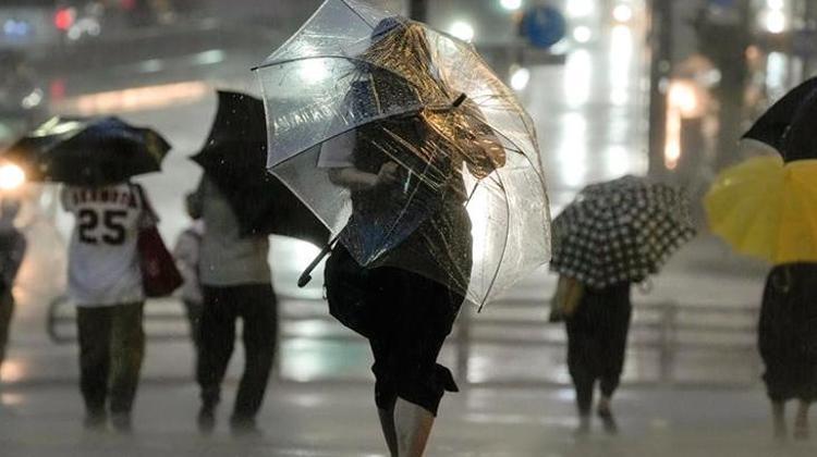 Sağanak yağmur fena vuracak Meteoroloji İstanbul, Ankara, İzmirde alarm verdi: Afetten kendinizi koruyun