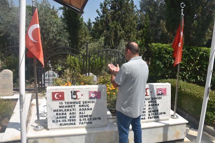 Hayatları beraber geçmişti, 15 Temmuzda birlikte şehit oldular Adanalı ikiz polislerin acısı dinmiyor