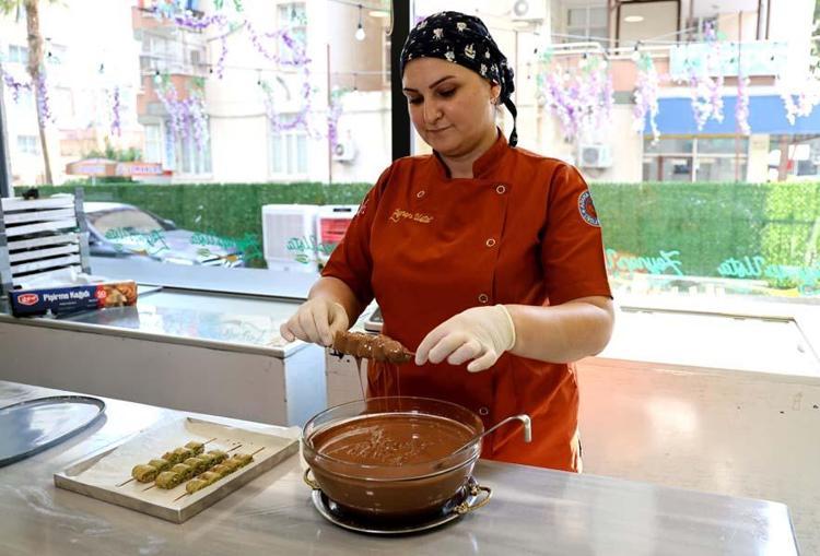 Adanalı girişimci 500 yıllık tatlıyı yeniden uyarladı Vatandaşlar akın etti, yok satıyor