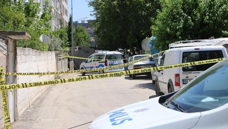 Adıyamanda dehşete düşüren olay Tartıştığı eşini boğarak öldüren koca, cesedini torbayla bahçeye attı