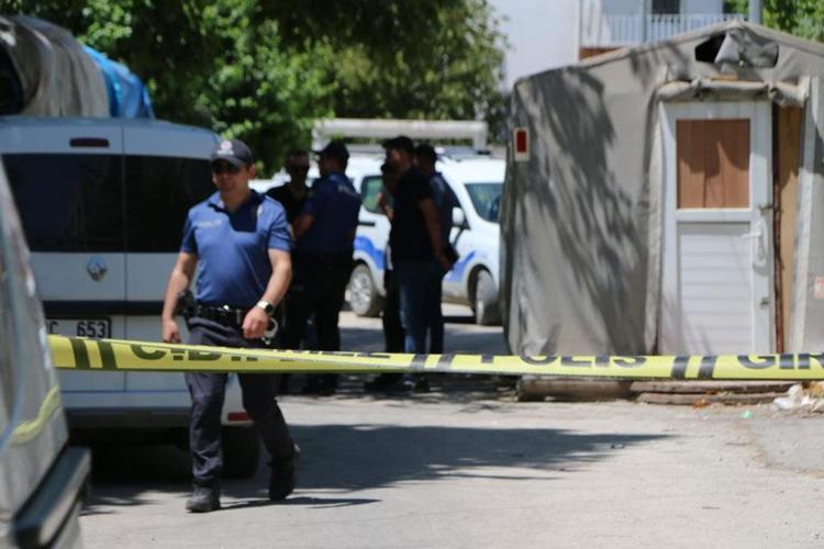Adıyamanda dehşete düşüren olay Tartıştığı eşini boğarak öldüren koca, cesedini torbayla bahçeye attı