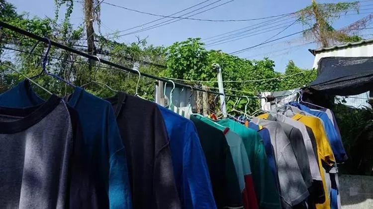 Çamaşırları daha yıkarken kırıştırmayan tüyo; Rengine, kirine, yapısına bakmıyor Bir kapak ekleyin, ütülü gibi çıksın