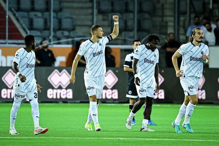 Fenerbahçe, 7 gollü maçta gülen taraf oldu Heyecan D-Smartta yaşandı