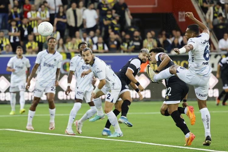 Fenerbahçe, 7 gollü maçta gülen taraf oldu Heyecan D-Smartta yaşandı