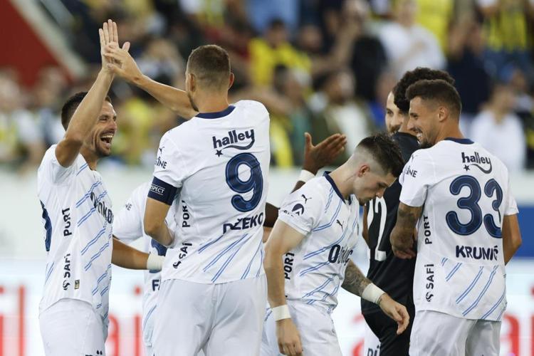 Mourinhonun tepesi attı Lugano maçı sonrası bomba karar, Ali Koçtan tek bir isteği var