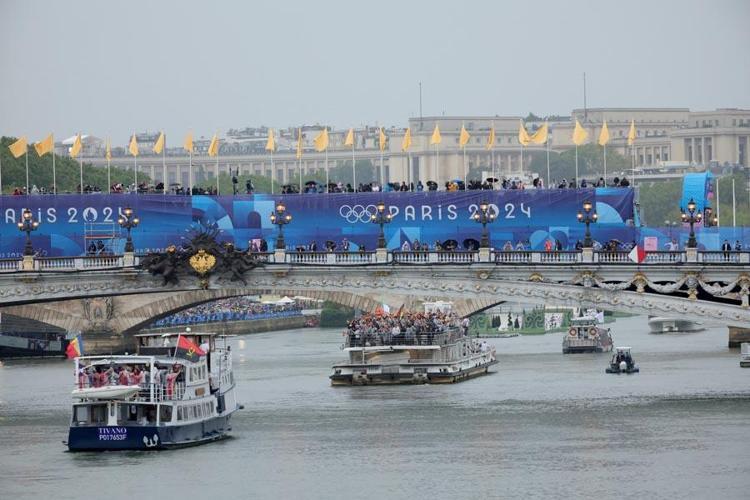 Paris 2024 Olimpiyat Oyunlarında görkemli açılış Oyunlar tarihinde bir ilk gerçekleşti