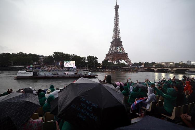 Paris 2024 Olimpiyat Oyunlarında görkemli açılış Oyunlar tarihinde bir ilk gerçekleşti