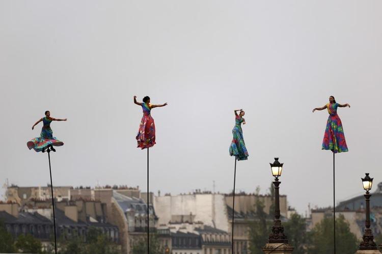 Paris 2024 Olimpiyat Oyunlarında görkemli açılış Oyunlar tarihinde bir ilk gerçekleşti