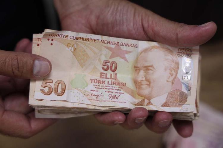Elazığda dilencinin bir günlük kazancı şok etti Yıla vurulduğunda servet yapıyor