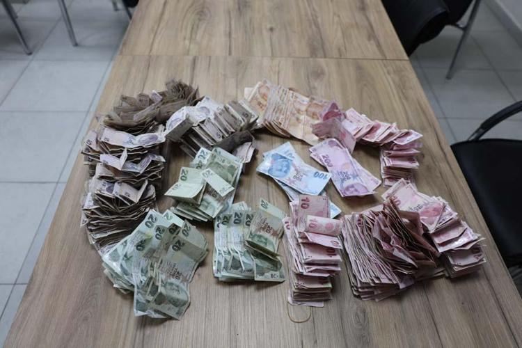 Elazığda dilencinin bir günlük kazancı şok etti Yıla vurulduğunda servet yapıyor