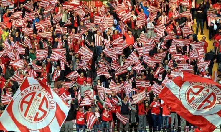 Süper Ligin seyirci rekortmeni takımı belli oldu En çok seyirci çeken stadyumlar listesinde zirve onun