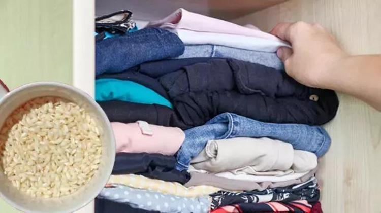 1 kaşığı dolap kokusunu yok ediyor Kıyafette küflenmeye mutfakta çözüm var: Nemi vakum gibi çekiyor