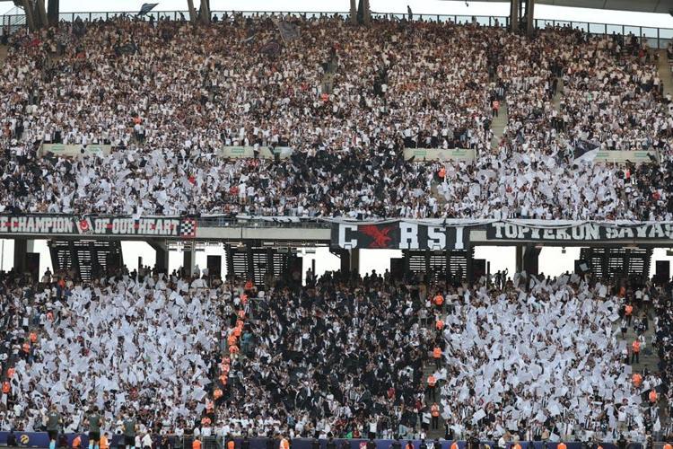 TRİBÜNLER DOLDU