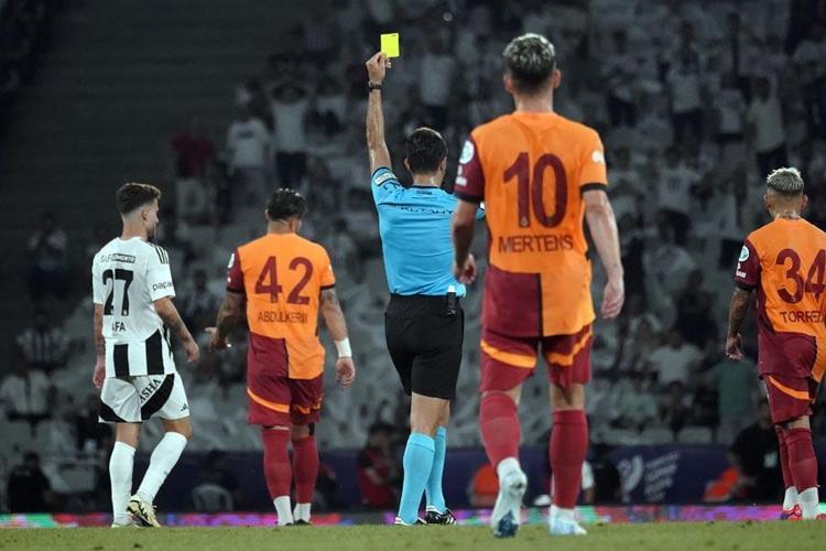 Beşiktaş Süper Kupada Galatasaraya gol yağdırdı: 5-0