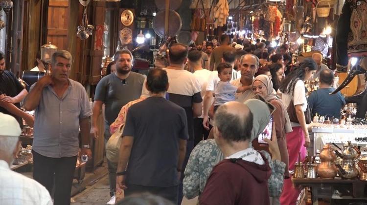“GURBETÇİLERİN ESNAFA ÇOK FAYDASI OLUYOR”