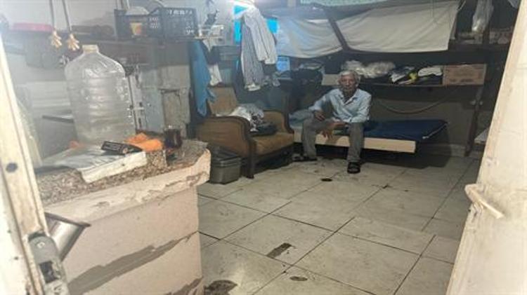 Yakaladığı yılanlarla şov yaparken ısırılmıştı Yılancı Osmanın hayat hikayesinden bir aile dramı çıktı