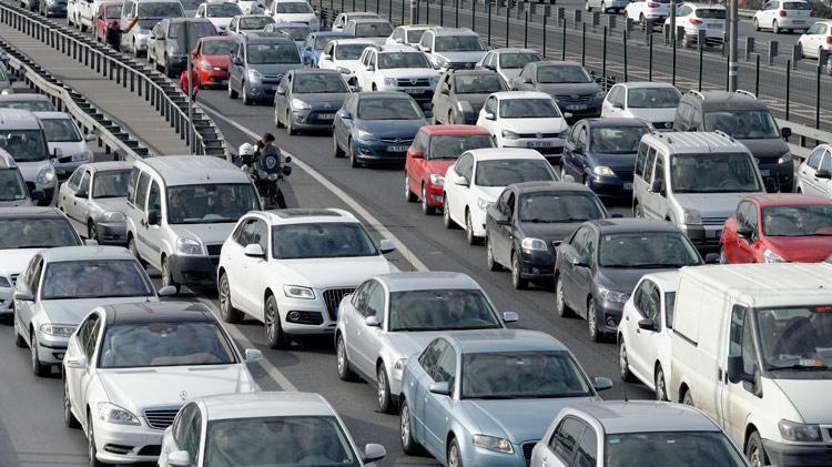Trafik sigortasında oran değişti Araba sahiplerine uyarılar peş peşe geldi