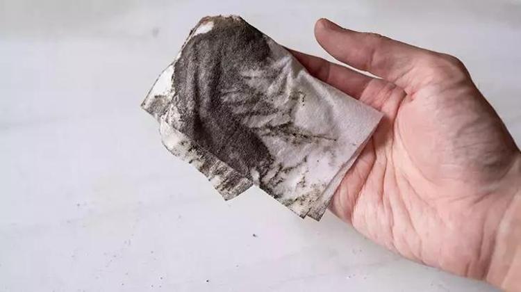Ev temizliğinde tozları kovan formül Komşular çatır çatır çatlayacak