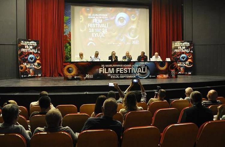 Adanada festival heyecanı... Altın Kozada ödüller sahiplerini buluyor