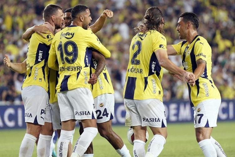 Fenerbahçede deprem yaratacak Krunic, Ryan Kent, Cengiz Ünder derken Mourinho kapıyı gösterdi: Seni istemiyorum
