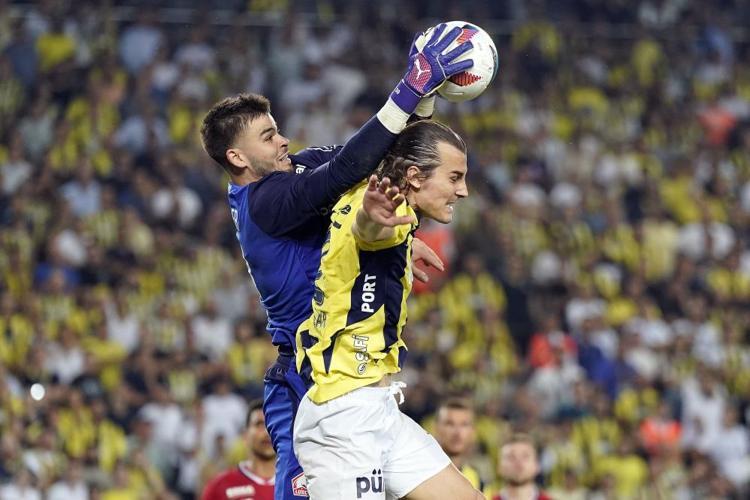 Fenerbahçede deprem yaratacak Krunic, Ryan Kent, Cengiz Ünder derken Mourinho kapıyı gösterdi: Seni istemiyorum