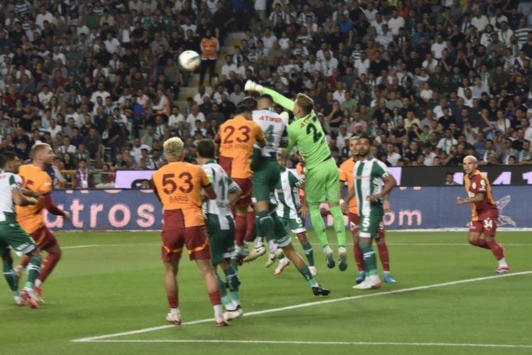 Konyaspor Galatasaray maçında gol düellosu 3 puan Aslanın