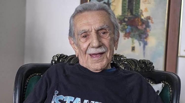 100DEN FAZLA FİLMDE OYNADI