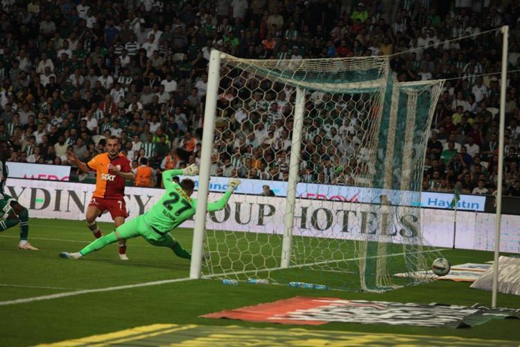 7nci dakikadaki Adil Demirbağ - Mauro Icardi pozisyonu...