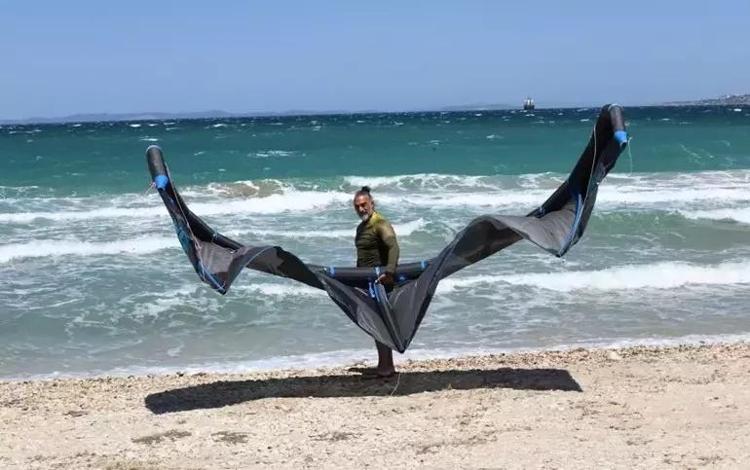 Selim Bayraktardan Çeşmede kitesurf şov