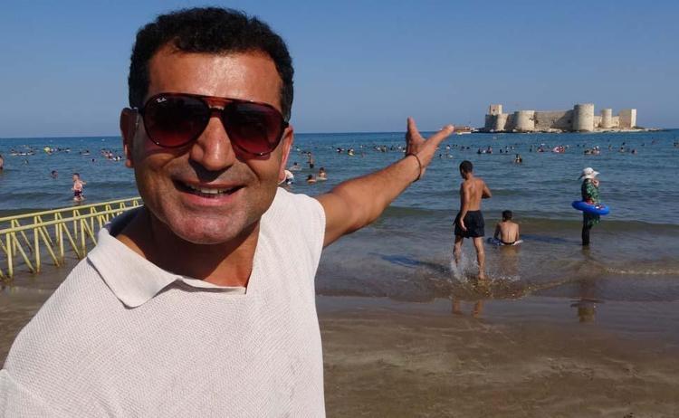 Ne Çeşme ne de Bodrum tatilciler tarihi plaja akın etti Rus turistler yoğun ilgi gösterdi