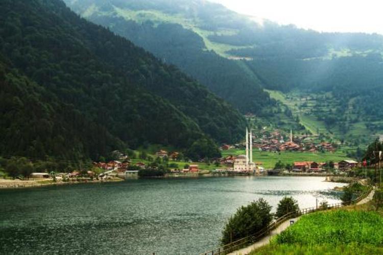 Tatil tercihleri değişti Egeye gidemeyen Karadenize koştu, 5 gece 7 bin TL