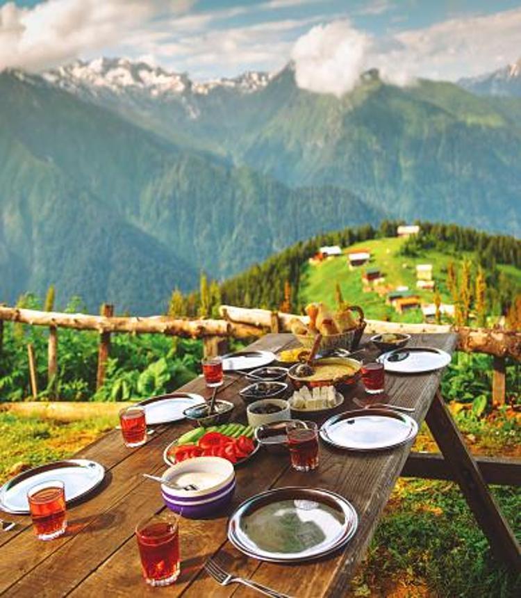 Tatil tercihleri değişti Egeye gidemeyen Karadenize koştu, 5 gece 7 bin TL
