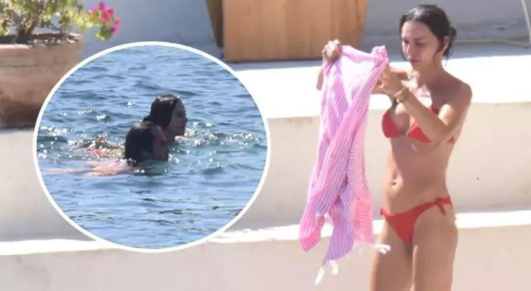 Hande Ataizi denizden çıkmak bilmedi Bodrum tatiline devam ediyor
