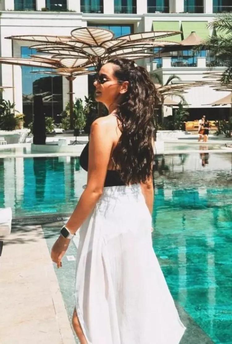 Gülsim Ali tatil pozlarını peş peşe paylaştı Instagram yasağını detoks olarak yorumlamıştı