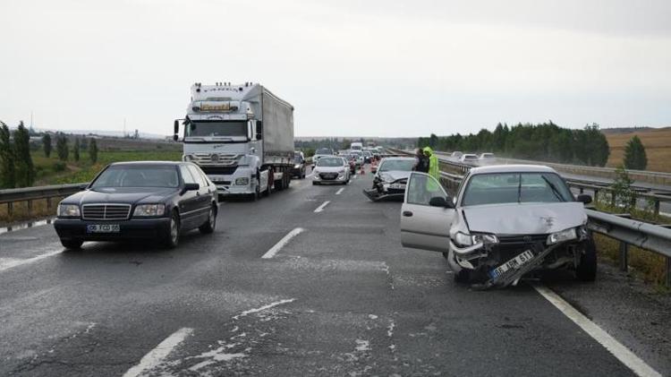 Meteorolojiden birçok il için alarm verildi Yollar göle döndü, ev ve iş yerlerini su bastı