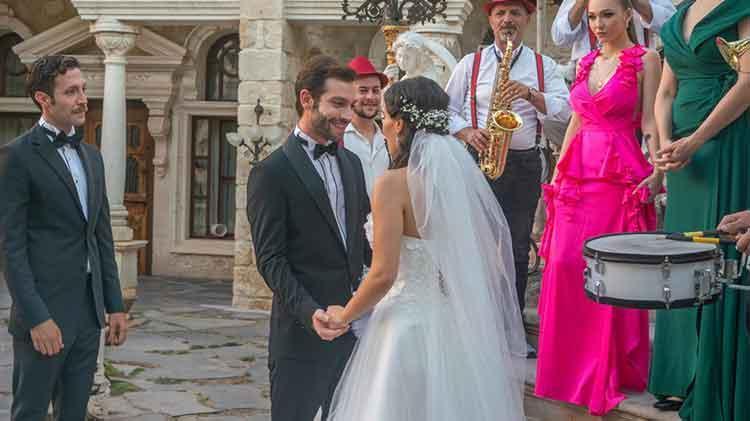 Ünlü oyuncu Melis Birkan Güzel Aşklar Diyarı’nda Kız kardeşine annelik yapan ablayı oynayacak