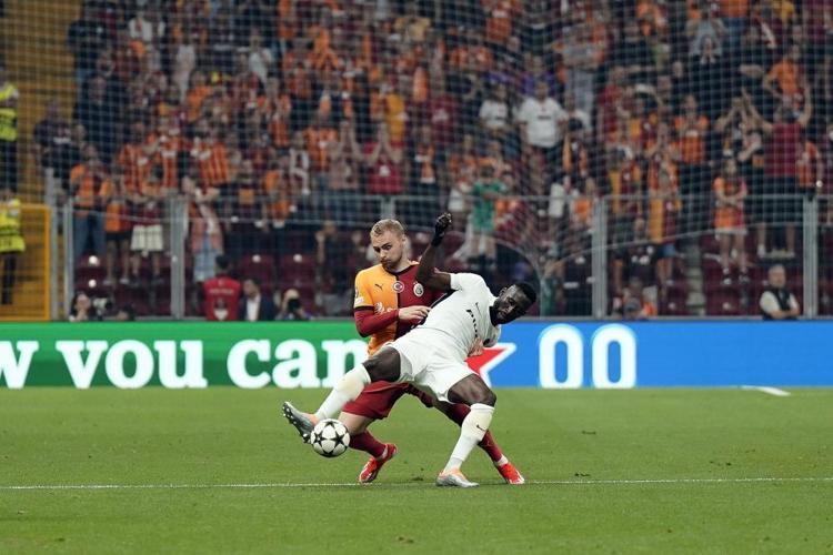 Osimhen yetmedi Dursun Özbekten şimdi de orta saha ve defans transferi bombası