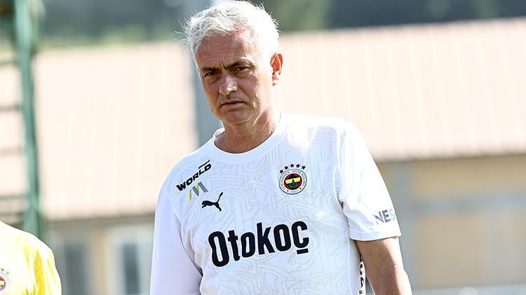 Ali Koç denedi olmadı, Mourinho ayrılık konuşması yaptı: Gençsin, git başka takımda oyna