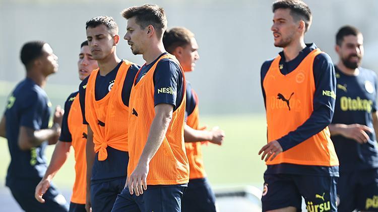 Ali Koç denedi olmadı, Mourinho ayrılık konuşması yaptı: Gençsin, git başka takımda oyna