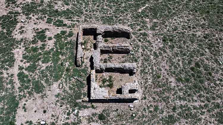 Anavarza Antik Kentinde çalışmalar hızlandı, kazılar 9 farklı nokta daha başlatılacak